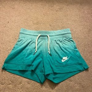 Nike Sportswear Gym vintage short